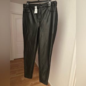 Woman Black Leather like Pants